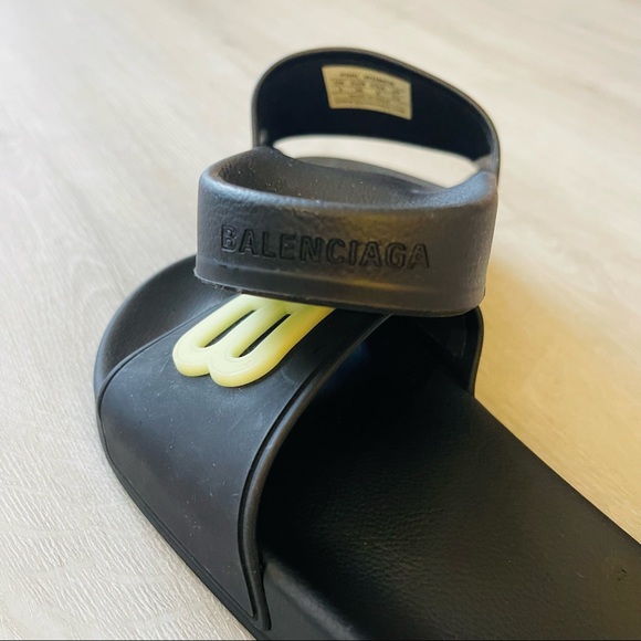 BALENCIAGA BB LOGO GLOW IN THE DARK POOL SLIDES - Picture 9 of 10